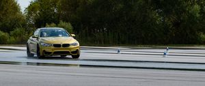 Превью обои bmw, автомобиль, желтый, дорога