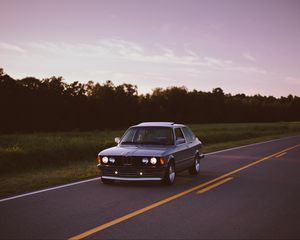 Превью обои bmw, дорога, движение, вечер