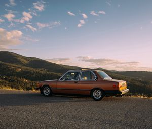 Превью обои bmw, e21, вид сбоку, дорога