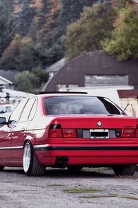 Превью обои bmw, e34, 532i, тюнинг, красный, авто, вид сзади