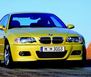 Превью обои bmw e46 m3, авто, желтый, стиль, движение