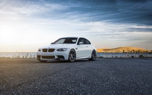 Превью обои bmw, e92, m3, белый, вид сбоку