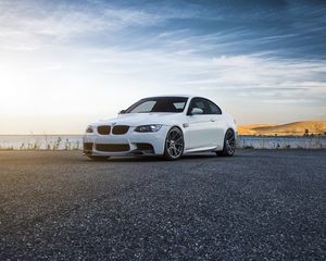 Превью обои bmw, e92, m3, белый, вид сбоку