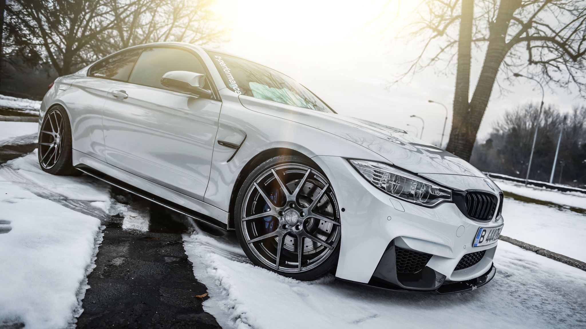 BMW 4 серебристая