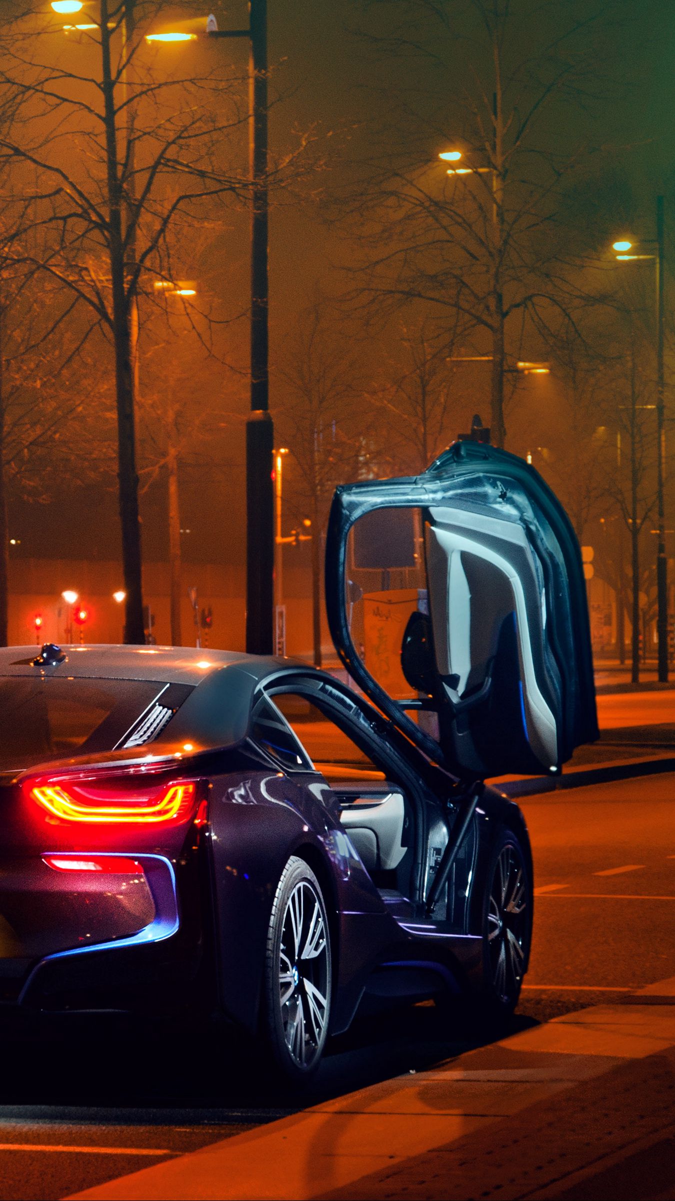 BMW i8 ночью