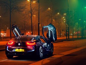 Превью обои bmw i8, bmw, спорткар, суперкар, ночь, огни, город, парковка