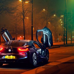 Превью обои bmw i8, bmw, спорткар, суперкар, ночь, огни, город, парковка