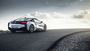 Превью обои bmw i8, вид сзади, дорога