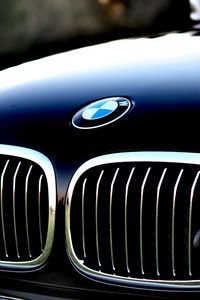 Превью обои bmw, капот, логотип