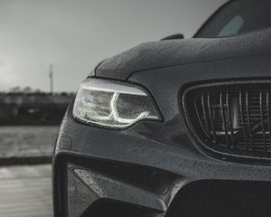 Превью обои bmw m2, bmw, дождь, капли, фара