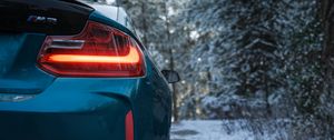 Превью обои bmw m2, bmw, машина, стоп-сигнал, красный, свет