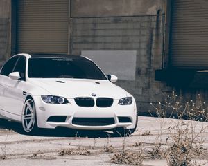 Превью обои bmw, m3, e90, белый, вид спереди