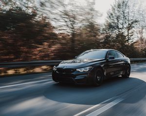 Превью обои bmw m4, bmw, автомобиль, движение, скорость, черный, дорога