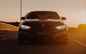 Превью обои bmw m4, bmw, автомобиль, спорткар, вид спереди, лучи