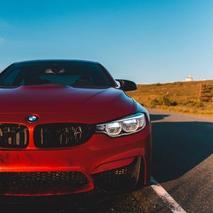 Превью обои bmw m4, bmw, автомобиль, вид спереди, фара, красный