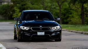 Превью обои bmw m4, bmw, автомобиль, черный, вид спереди, темный