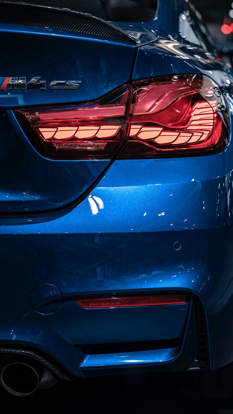 Скачать 800x1420 bmw m4 cs, bmw, синий, вид сзади обои, картинки iphone  se/5s/5c/5 for parallax