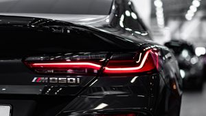 Превью обои bmw, машина, фара, вид сзади