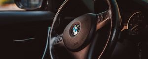 Превью обои bmw, машина, руль, черный