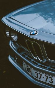Превью обои bmw, машина, серый, старый, вид спереди