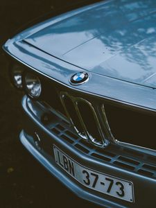 Превью обои bmw, машина, серый, старый, вид спереди