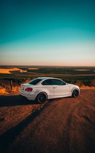 Превью обои bmw, машина, вид сбоку, белый, поле