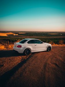 Превью обои bmw, машина, вид сбоку, белый, поле