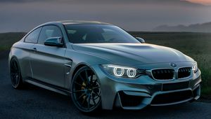 Превью обои bmw, машина, вид спереди