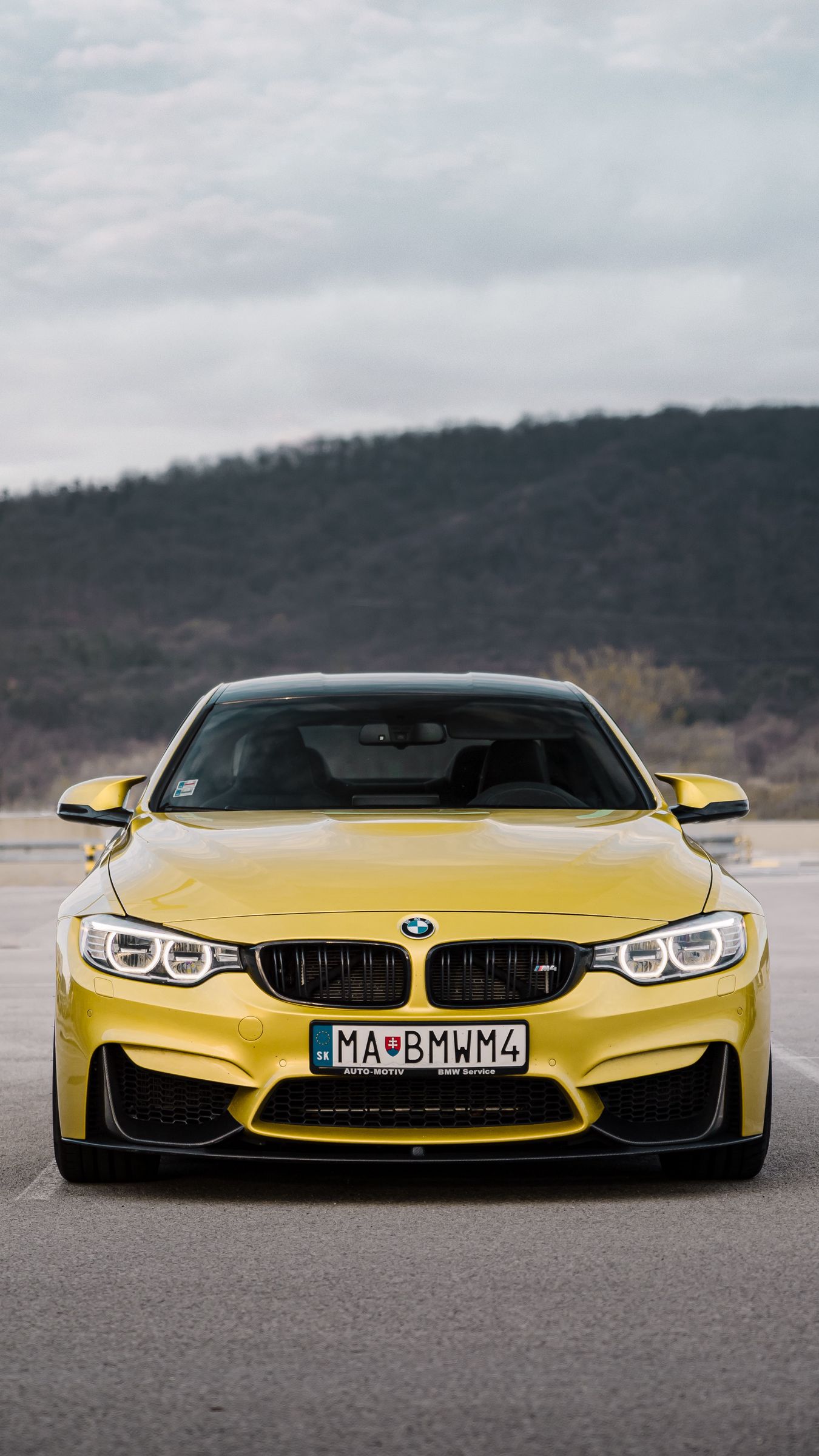 Скачать 1350x2400 bmw, машина, вид спереди, желтый обои, картинки iphone  8+/7+/6s+/6+ for parallax