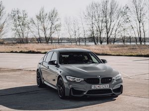Превью обои bmw, машина, вид спереди, серый