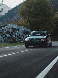 Превью обои bmw, машина, вид спереди, дорога, разметка
