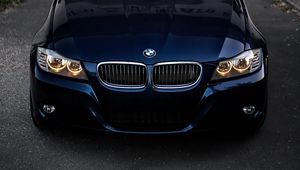 Превью обои bmw, вид спереди, фары, синий