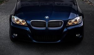 Превью обои bmw, вид спереди, фары, синий