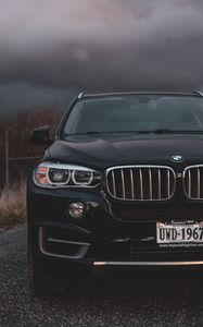 Превью обои bmw, вид спереди, фары, черный
