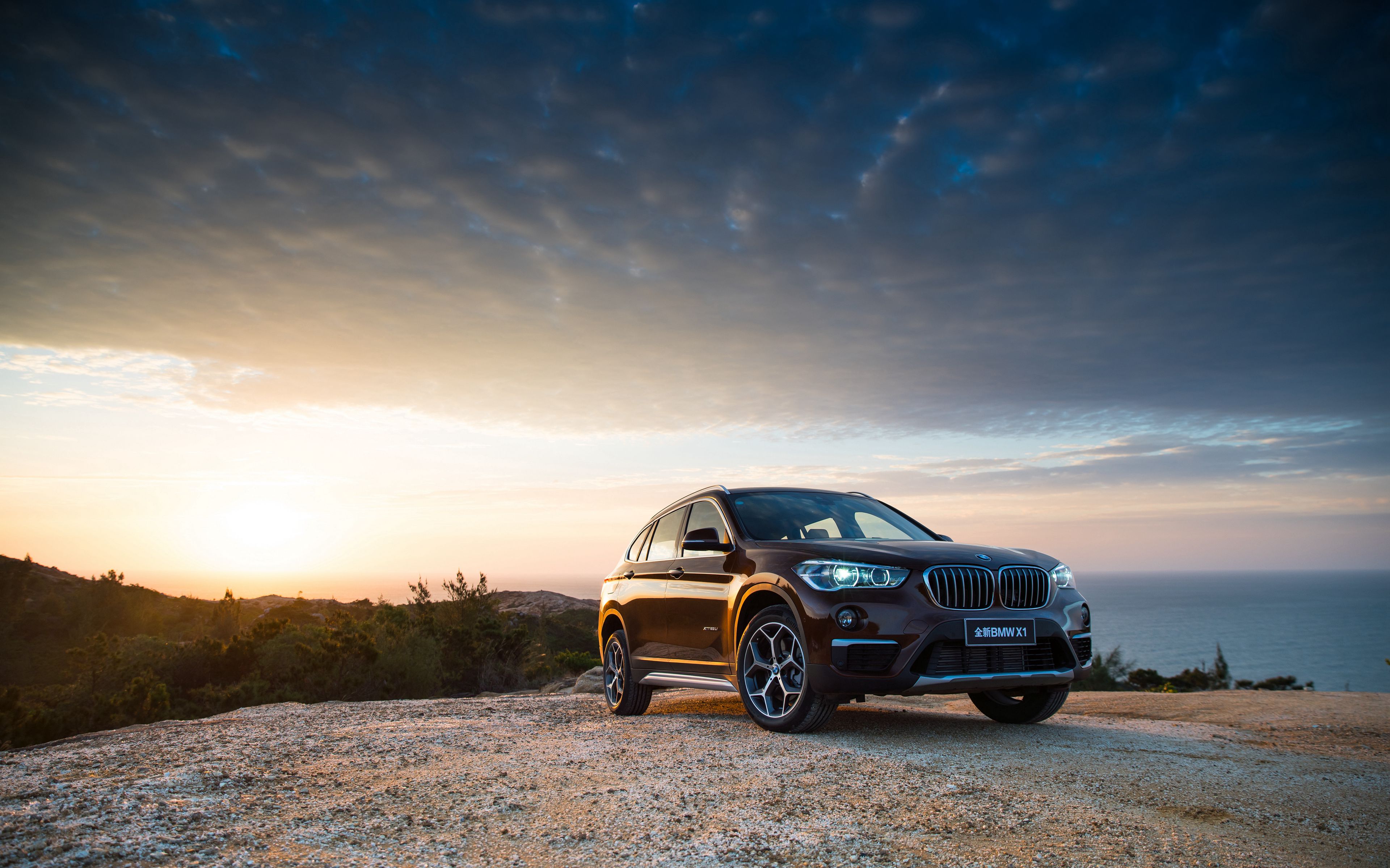 BMW x6 ночью