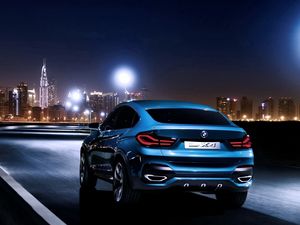 Превью обои bmw x4, bmw, вид сзади, синий, город, ночь