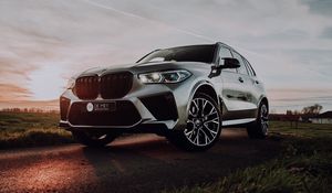 Превью обои bmw x5, bmw, автомобиль, внедорожник, серый, вид сбоку