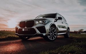 Превью обои bmw x5, bmw, автомобиль, внедорожник, серый, вид сбоку