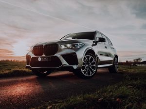 Превью обои bmw x5, bmw, автомобиль, внедорожник, серый, вид сбоку