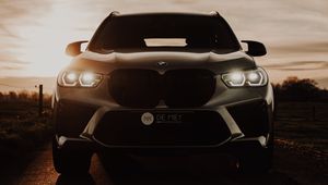 Превью обои bmw x5, bmw, автомобиль, внедорожник, серый, вид спереди