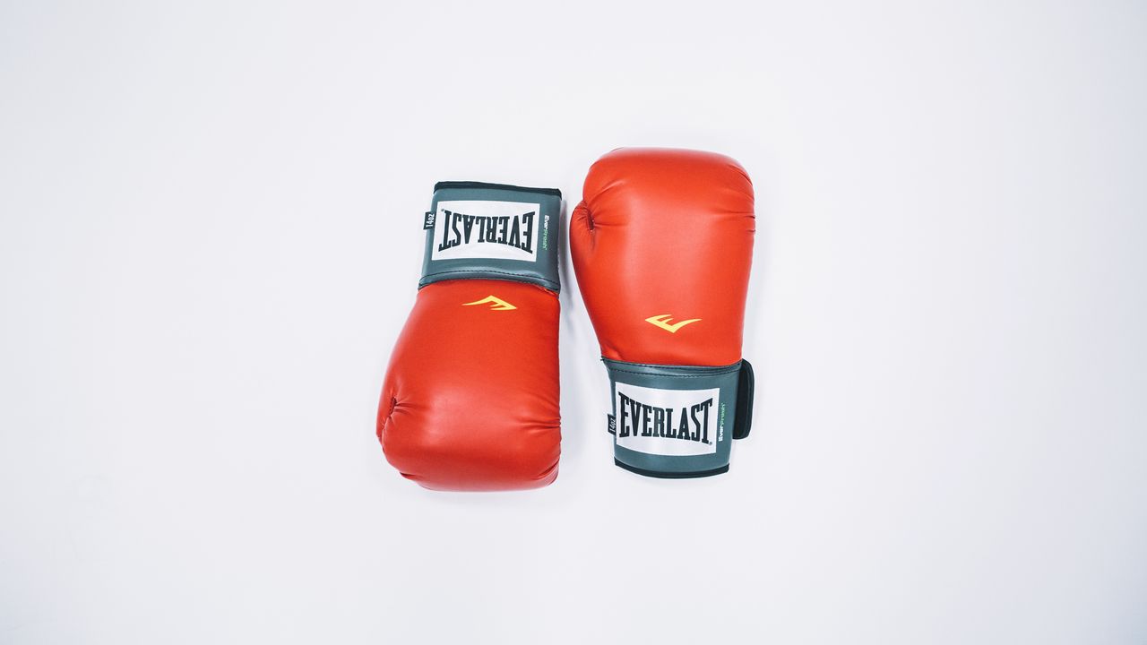 Обои боксерские перчатки, бокс, спорт, минимализм