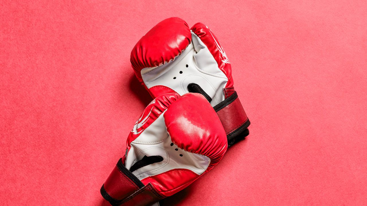 Обои боксерские перчатки, перчатки, бокс, красный, спорт