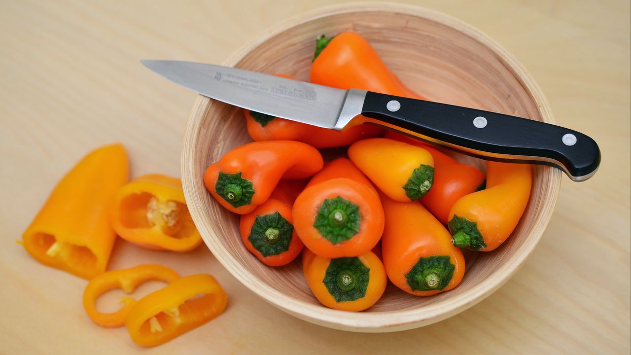 Обои болгарский перец, нож, овощи