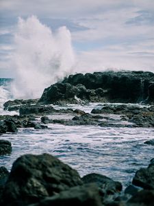 Превью обои брызги, скалы, вода, море