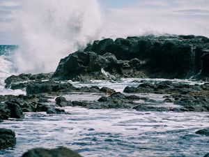 Превью обои брызги, скалы, вода, море