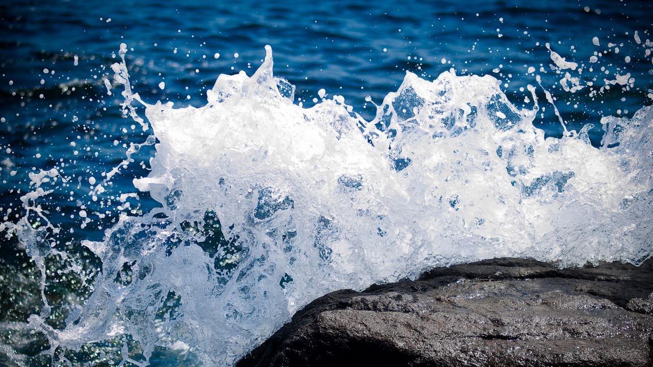 Обои брызги, волны, море, вода, камень