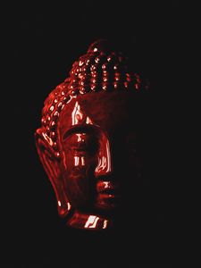 Превью обои будда, статуэтка, голова, темный, красный, черный