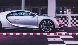 Превью обои bugatti chiron, bugatti, вид сбоку, серебристый