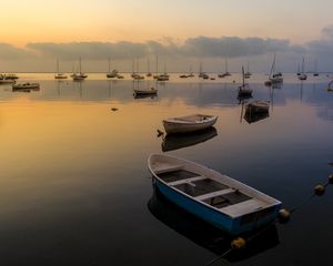 Превью обои бухта, лодки, закат, озеро, вода