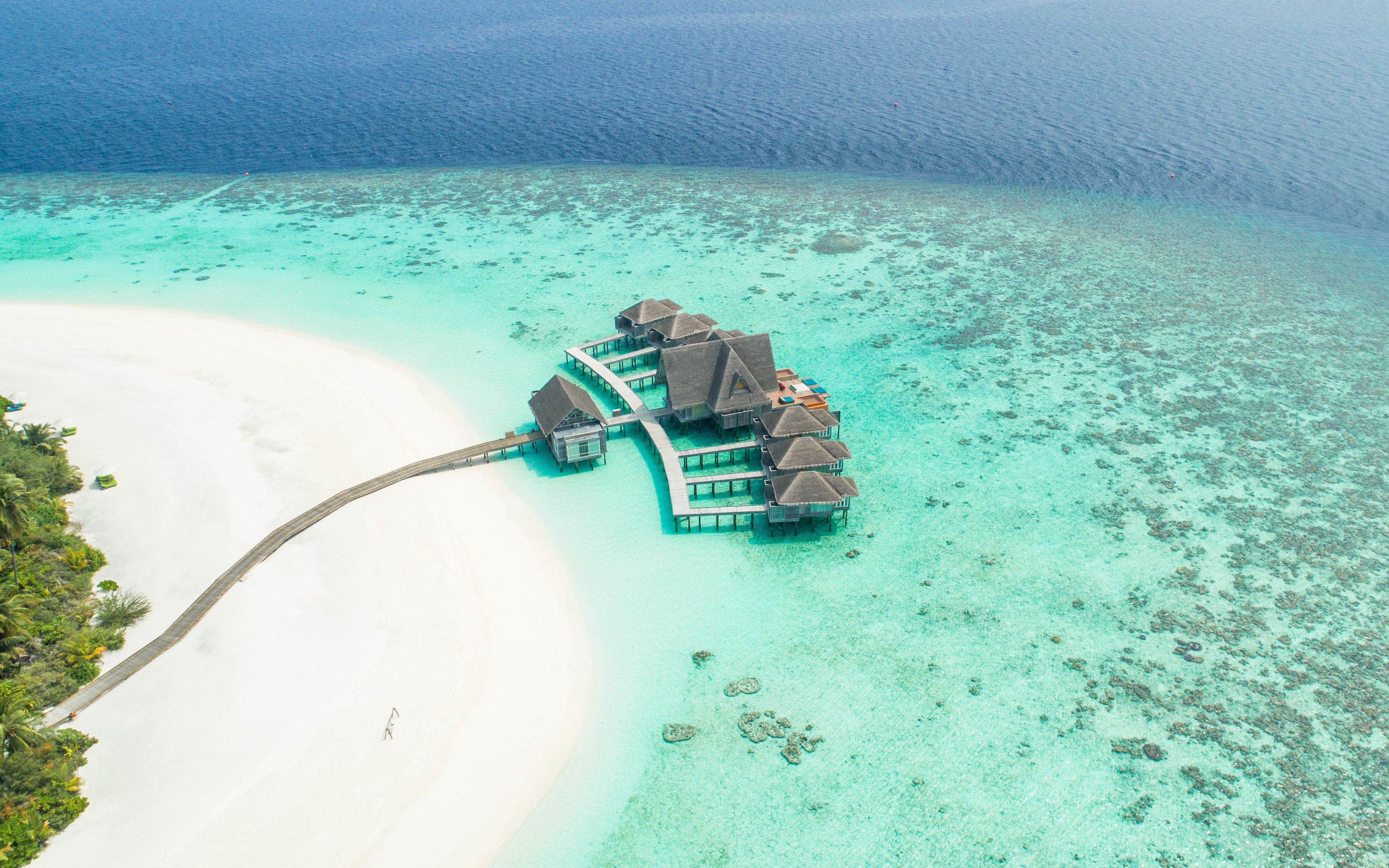Остров Сан Айленд Мальдивы вид сверху